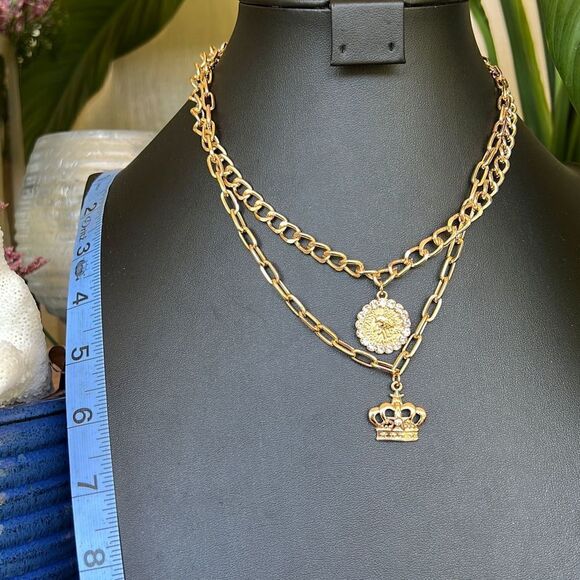 Laura Ashley Earrings   $16 or bundle 3 for $25. - Picture 4 of 5